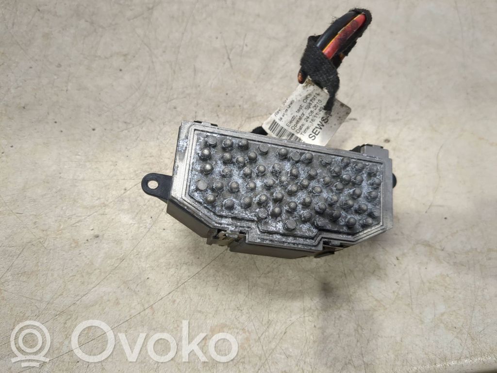 Audi Q7 4L Lämpöpuhaltimen moottorin vastus 