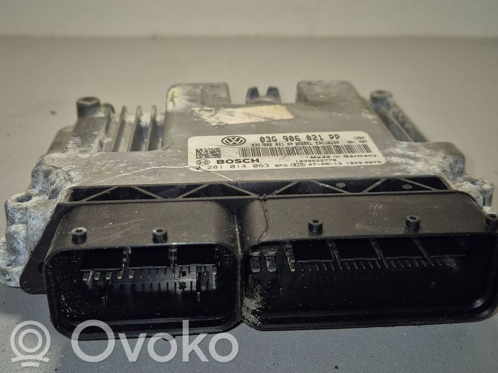 Volkswagen Golf V Engine control unit/module 