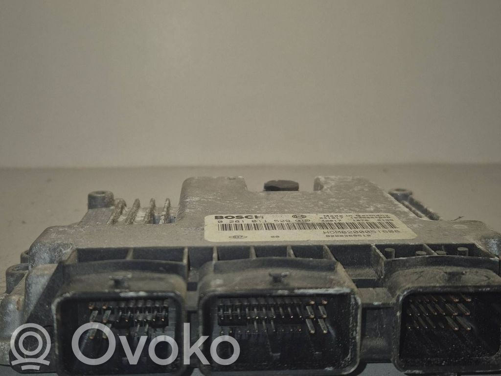 Opel Vivaro Engine control unit/module 