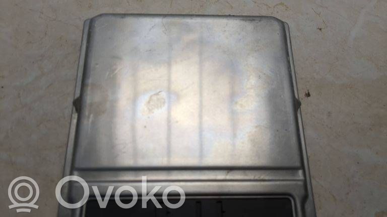 Sterownik / Moduł ECU   5WK90420,A111533579