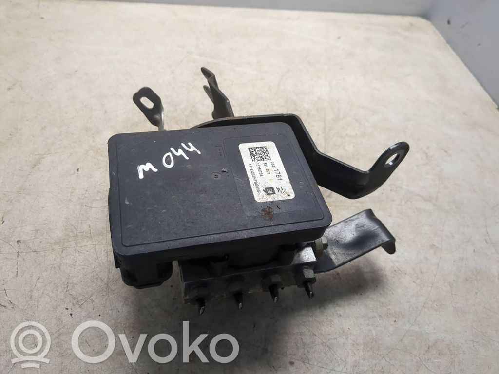 Opel Insignia A ABS Pump 