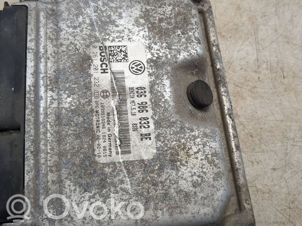 Volkswagen Golf V Engine control unit/module 