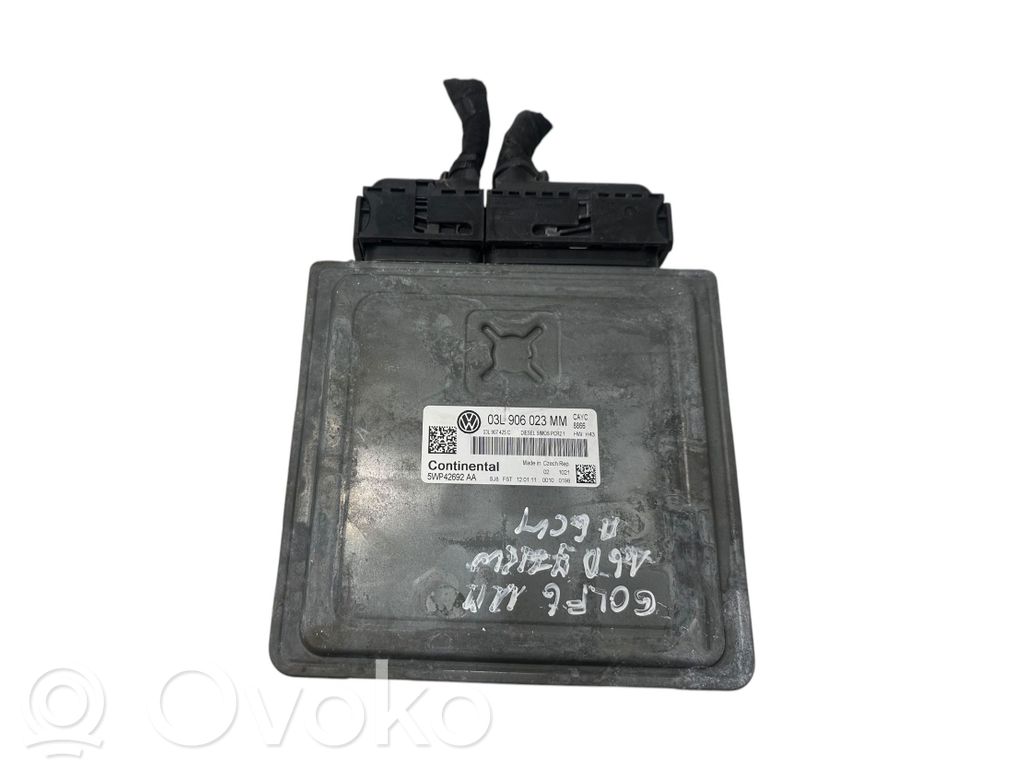 Volkswagen Golf VI Engine control unit/module 