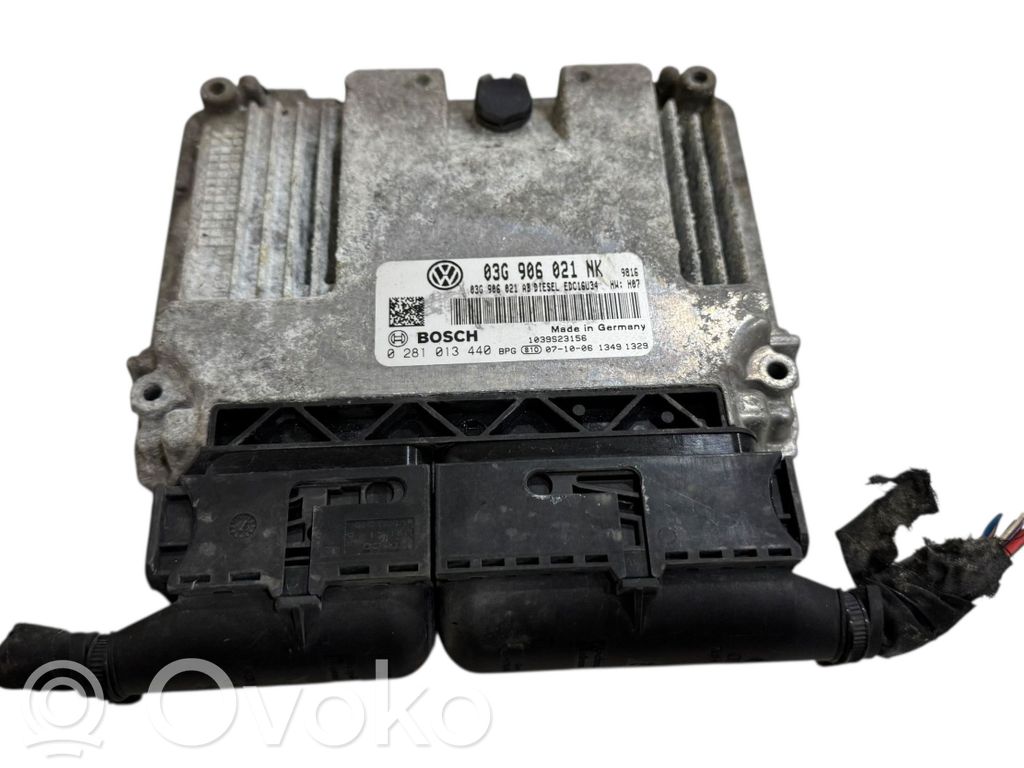 Volkswagen PASSAT B6 Engine control unit/module 
