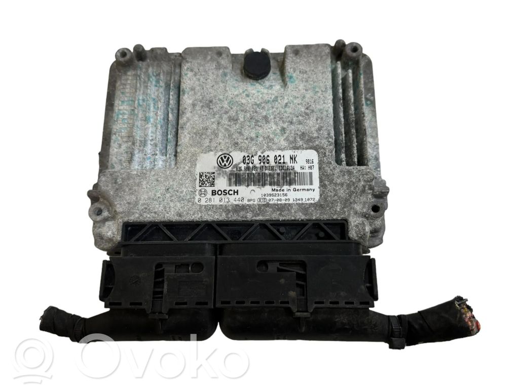 Volkswagen PASSAT B6 Engine control unit/module 