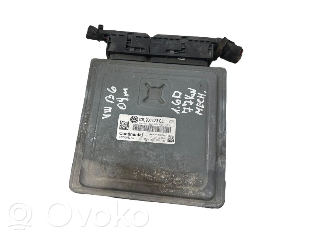 Volkswagen PASSAT B6 Engine control unit/module 