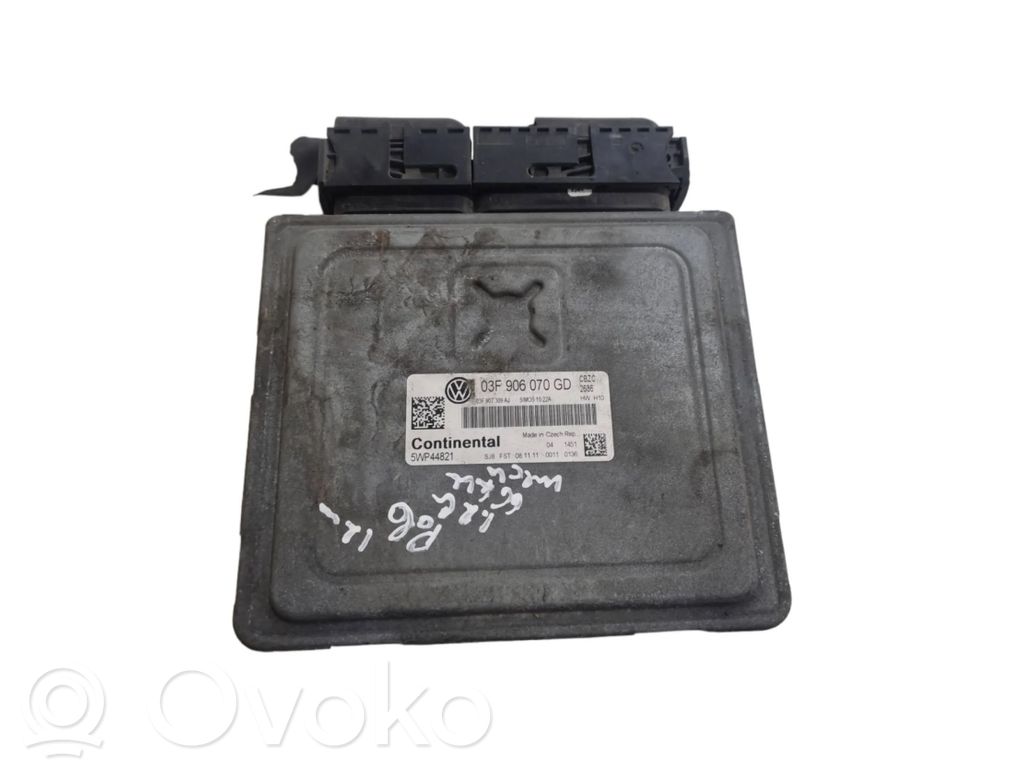 Volkswagen Polo V 6R Engine control unit/module 