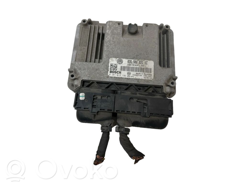 Volkswagen Touran I Engine control unit/module 