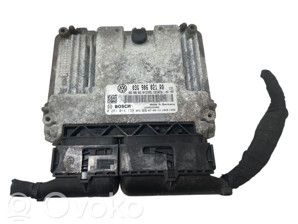 Volkswagen PASSAT B6 Engine control unit/module 