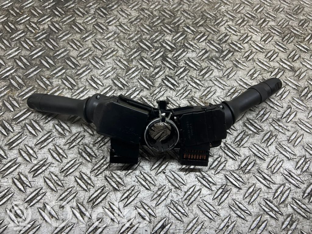 Toyota Yaris Multifunctional control switch/knob 
