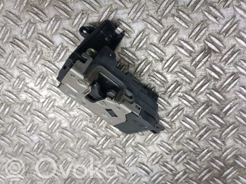 Opel Astra H Front door lock 