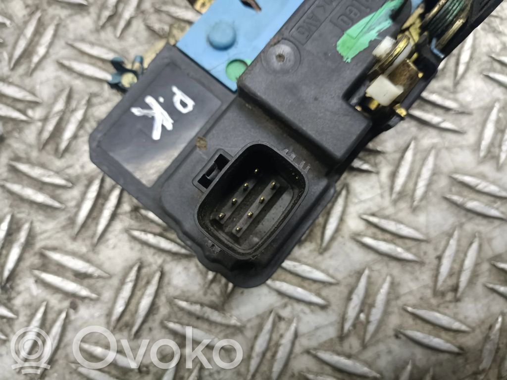Cerradura de puerta delantera