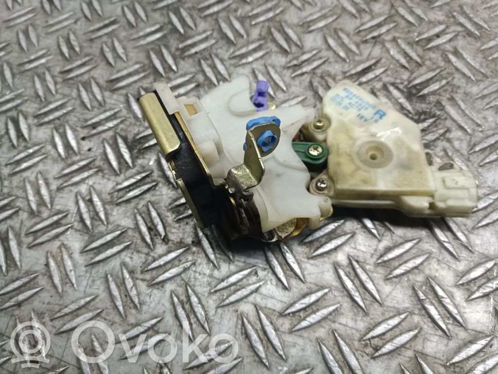 Zamek drzwi tylnych   805524U300