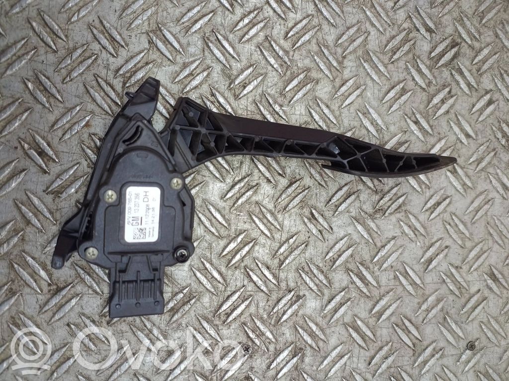 Opel Insignia A Accelerator throttle pedal 