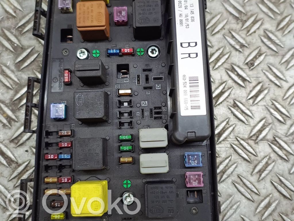 Opel Astra H Módulo de fusible 