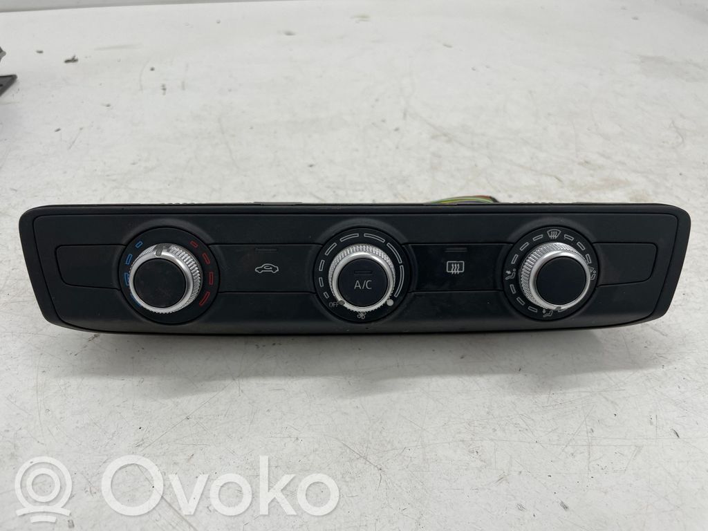 Audi A1 Climate control unit 