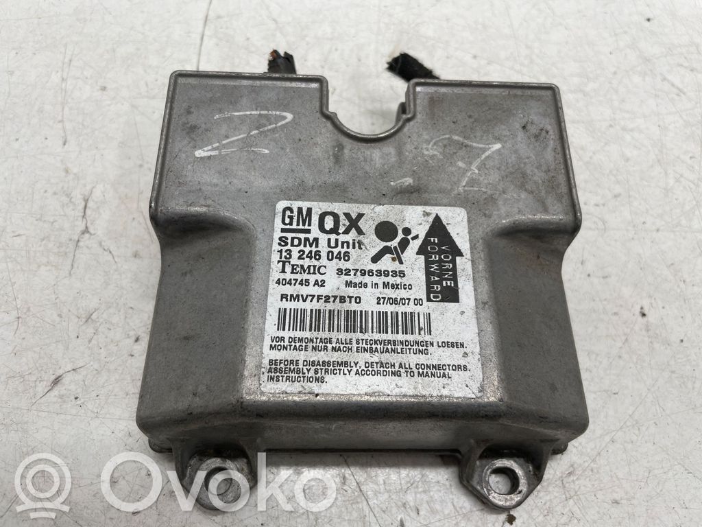 Opel Zafira B Airbag control unit/module 