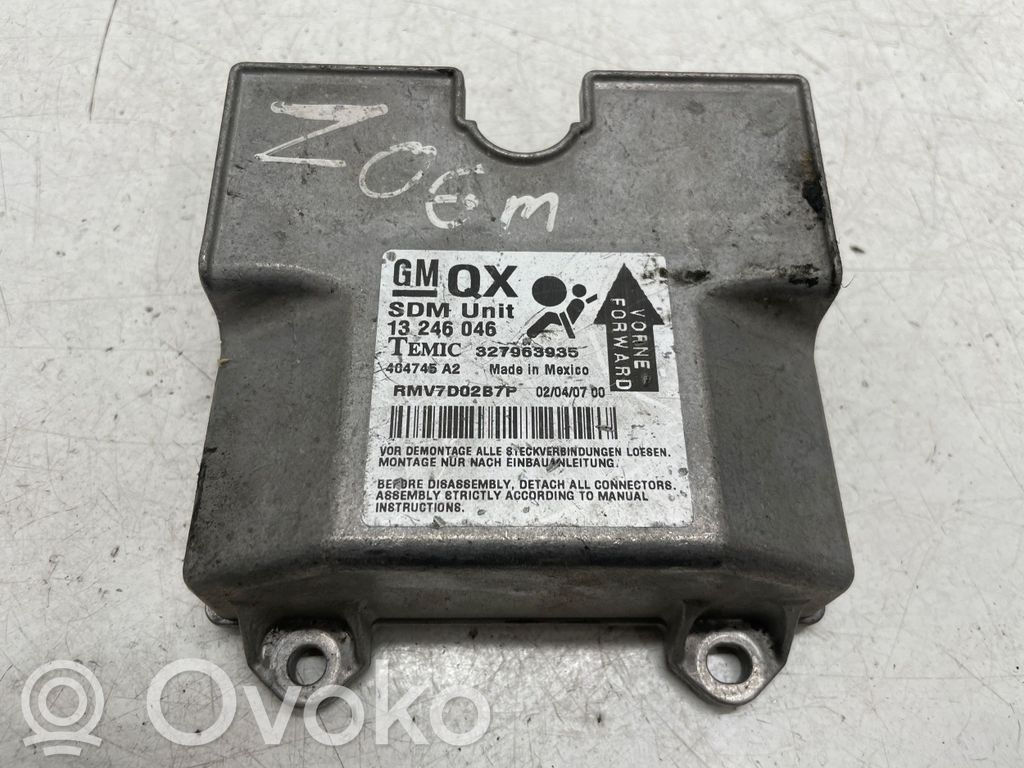 Opel Zafira B Airbag control unit/module 