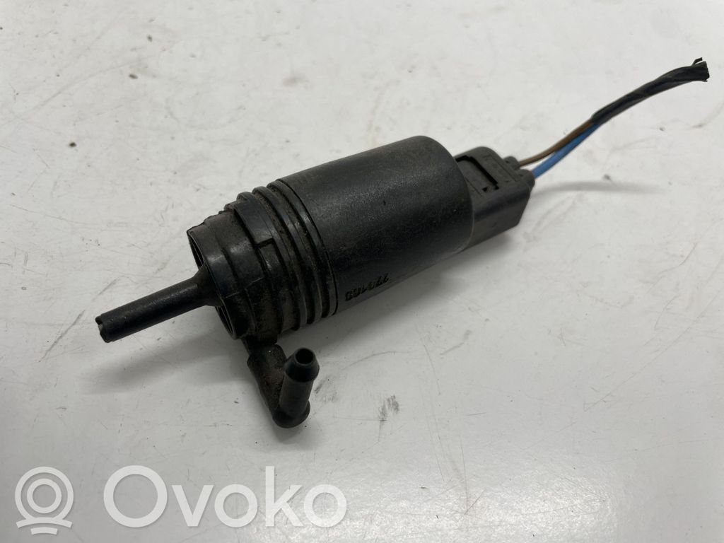 BMW 3 F30 F35 F31 Windscreen/windshield washer pump 