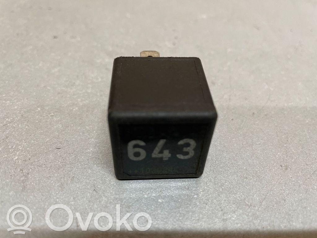 Audi A4 S4 B7 8E 8H Muu rele 