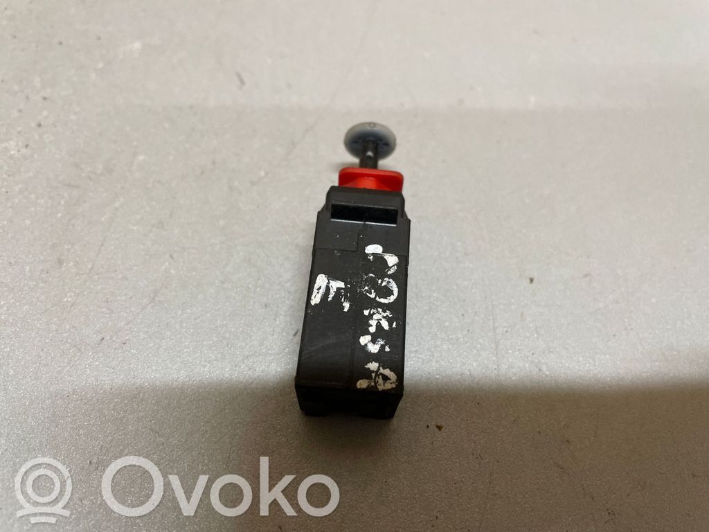 Opel Corsa E Brake pedal sensor switch 