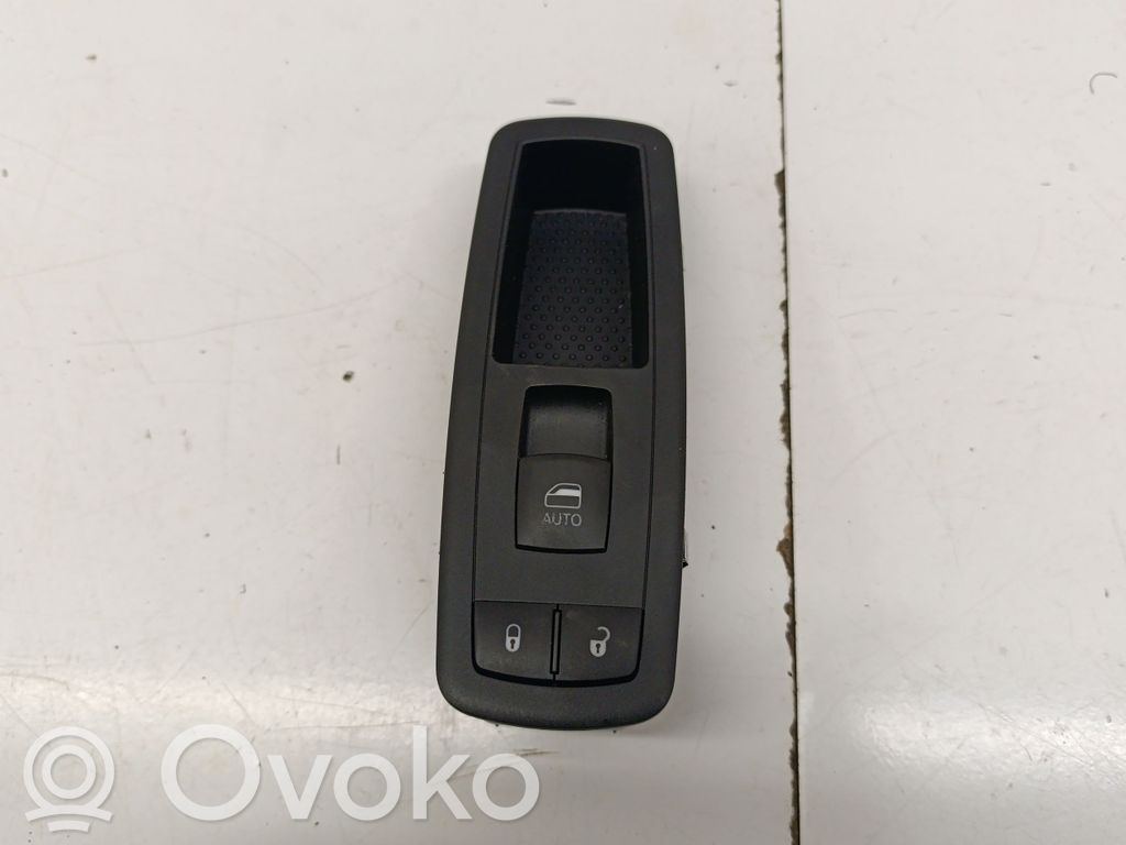 Jeep Cherokee Electric window control switch 