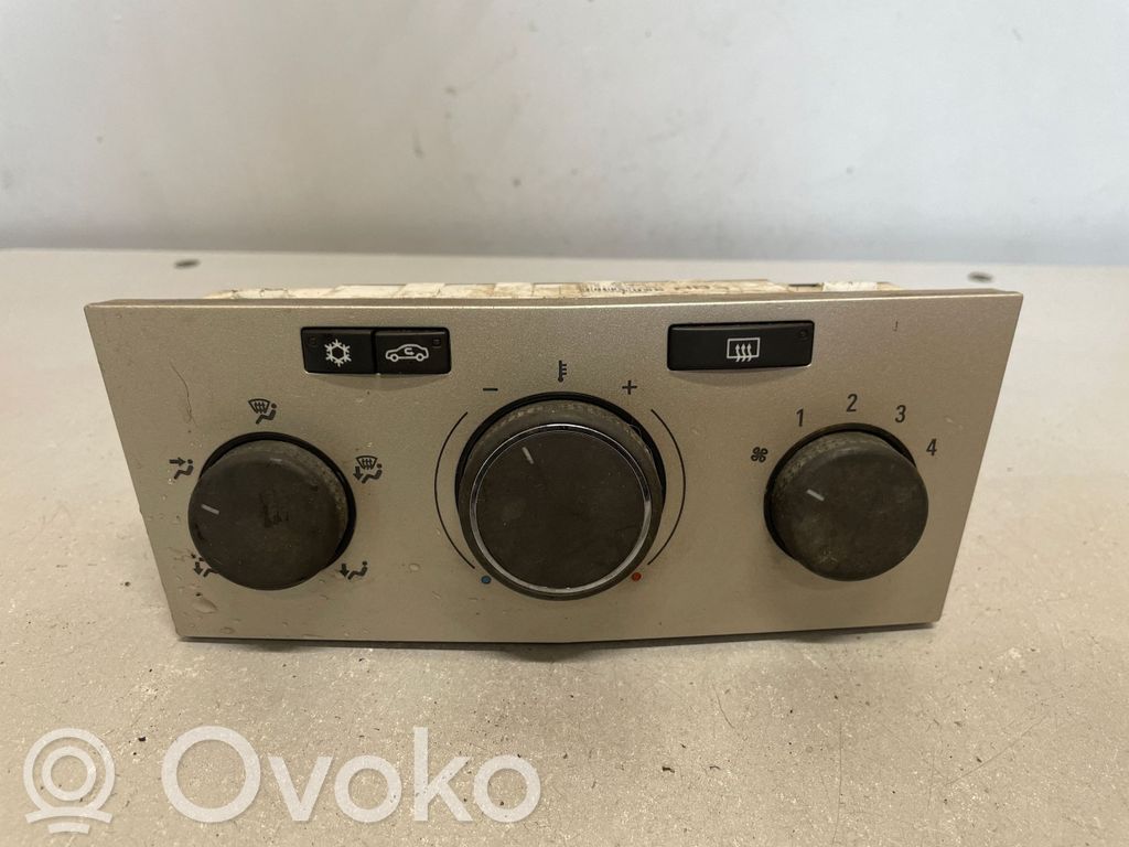 Opel Astra H Climate control unit 