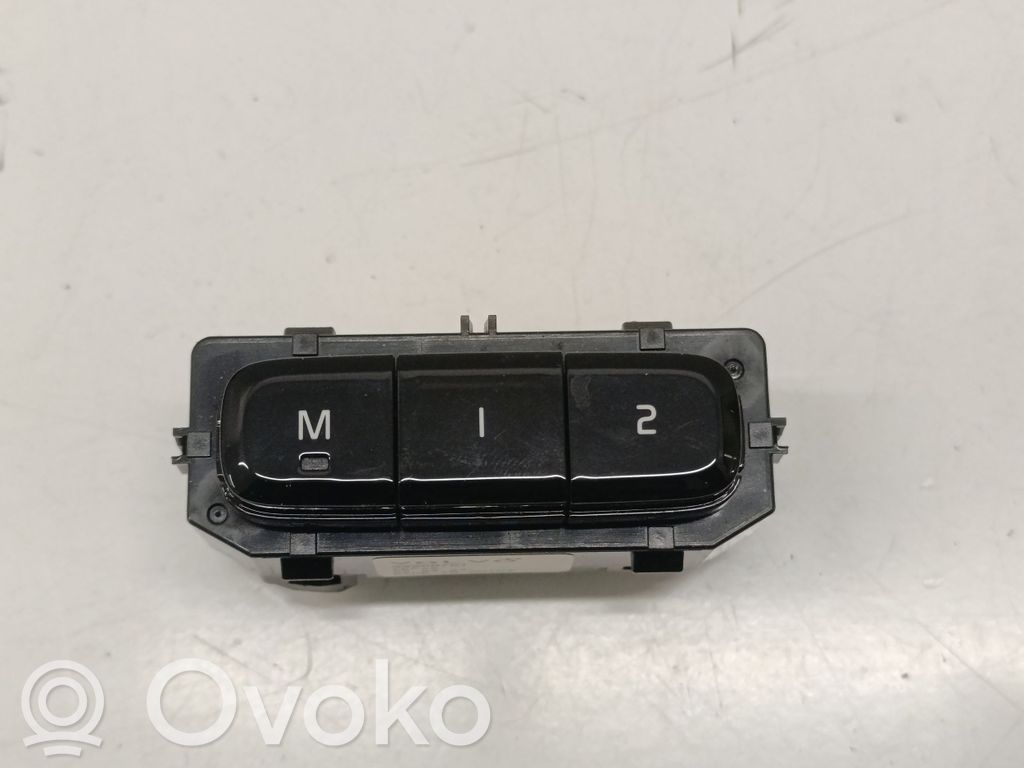 Polestar 2 Seat memory switch 