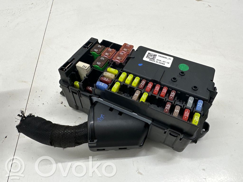 Opel Astra K Fuse module 