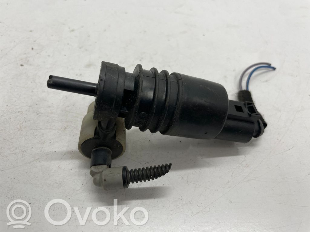 Opel Zafira C Windscreen/windshield washer pump 