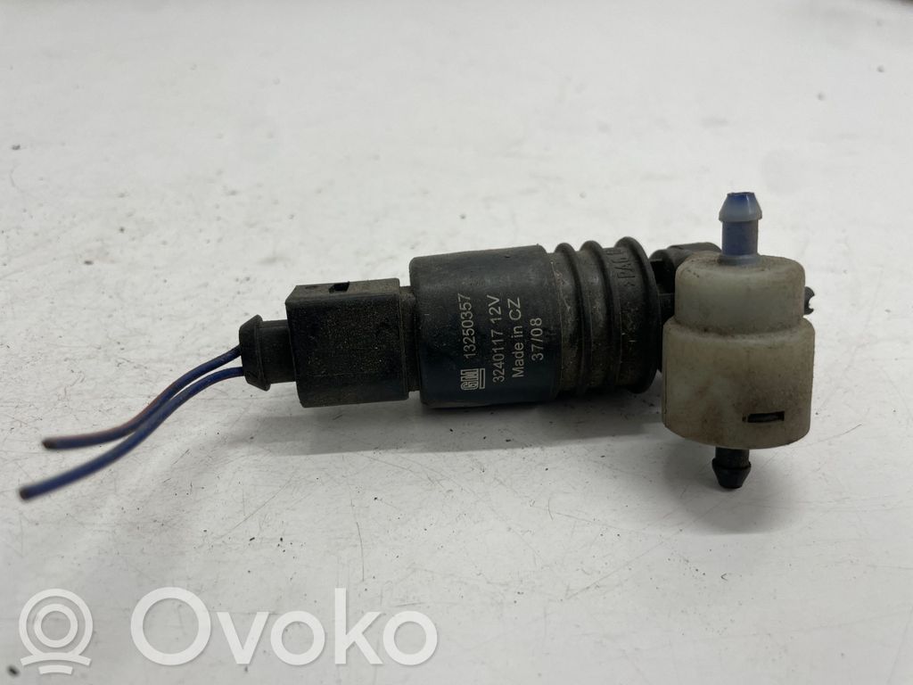 Opel Astra J Windscreen/windshield washer pump 