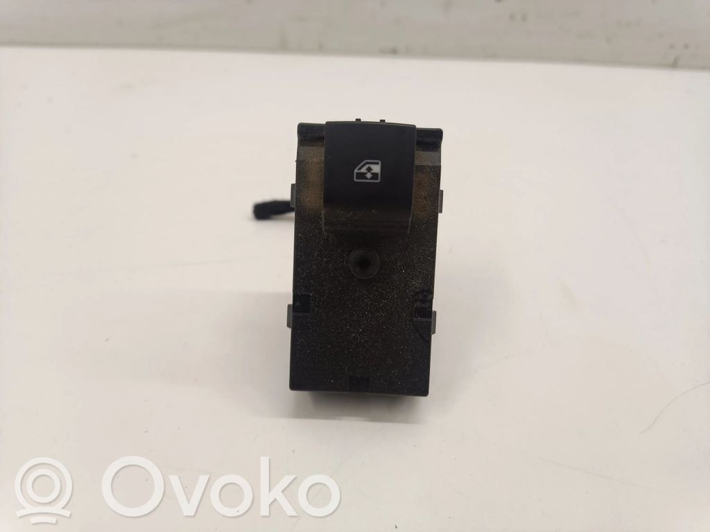 Opel Astra K Electric window control switch 