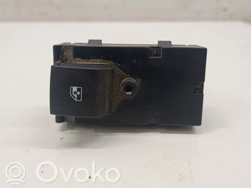 Opel Astra K Electric window control switch 