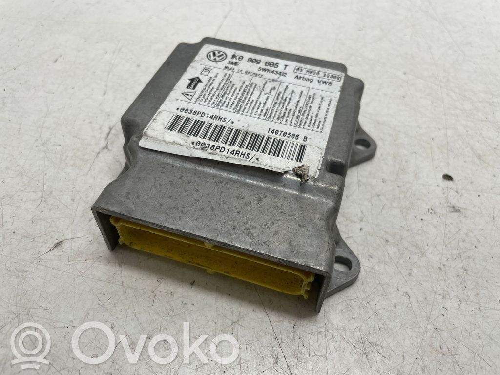 Skoda Octavia Mk3 (5E) Airbag control unit/module 