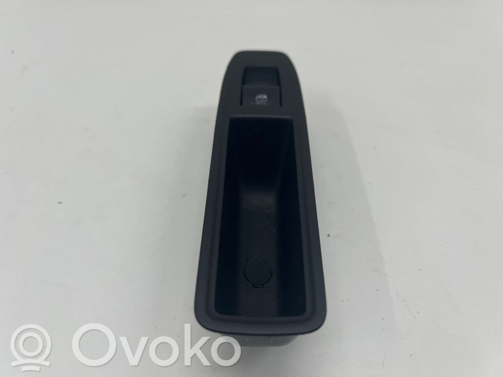 Renault Captur II Electric window control switch 