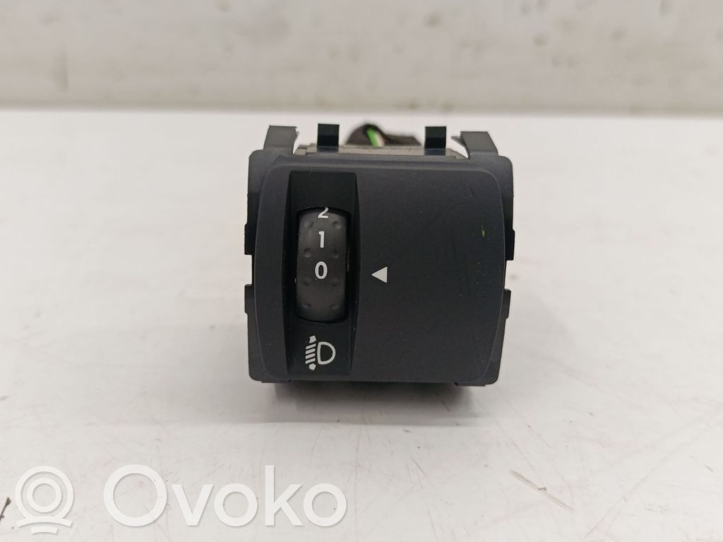 Dacia Duster II Light switch 