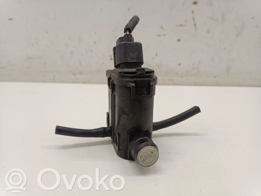 Hyundai Kona I Windscreen/windshield washer pump 