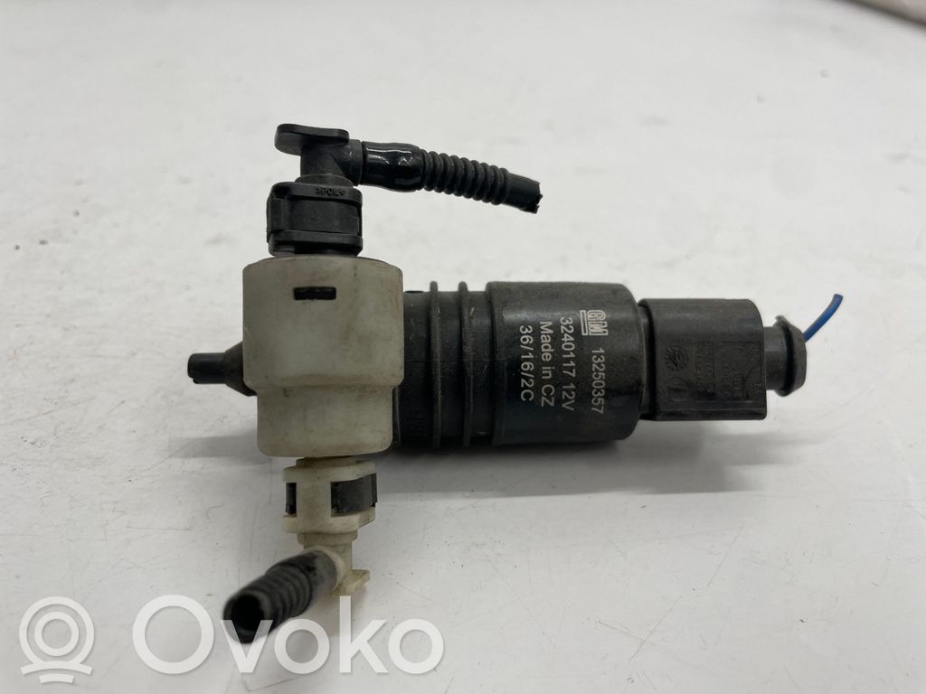 Opel Zafira C Windscreen/windshield washer pump 