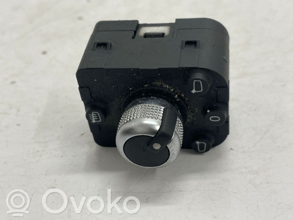 Audi Q2 - Wing mirror switch 