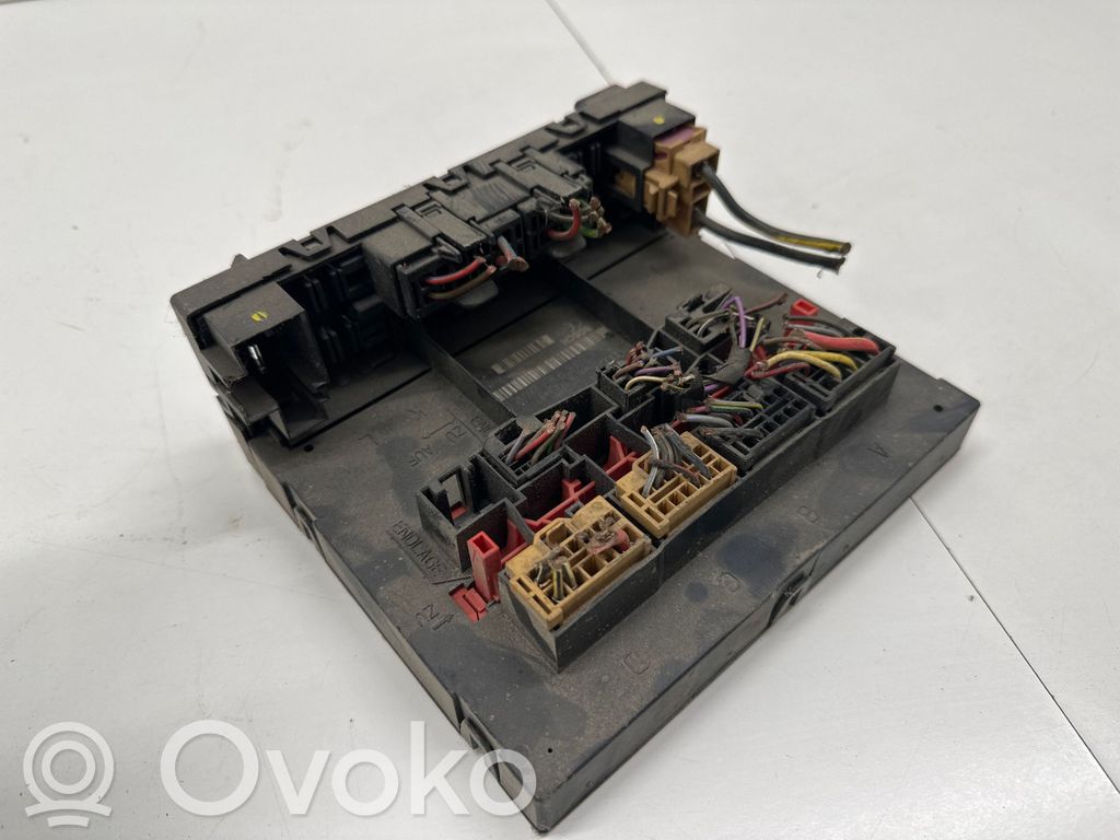 Volkswagen PASSAT B6 Comfort/convenience module 