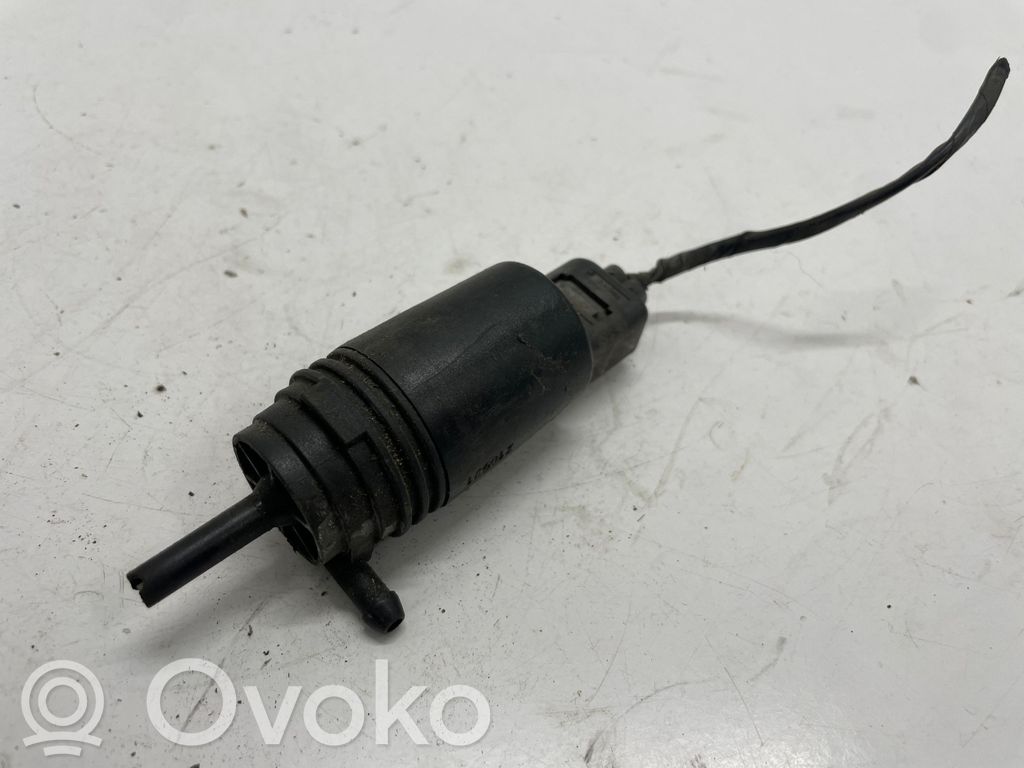 BMW 3 F30 F35 F31 Windscreen/windshield washer pump 
