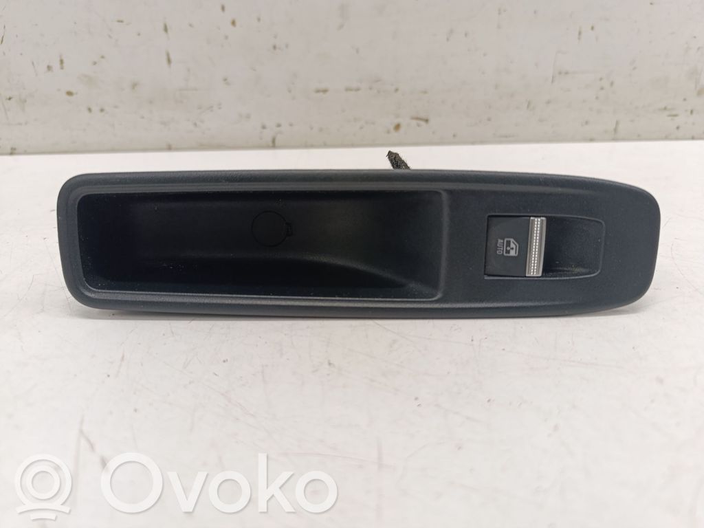 Renault Arkana Electric window control switch 
