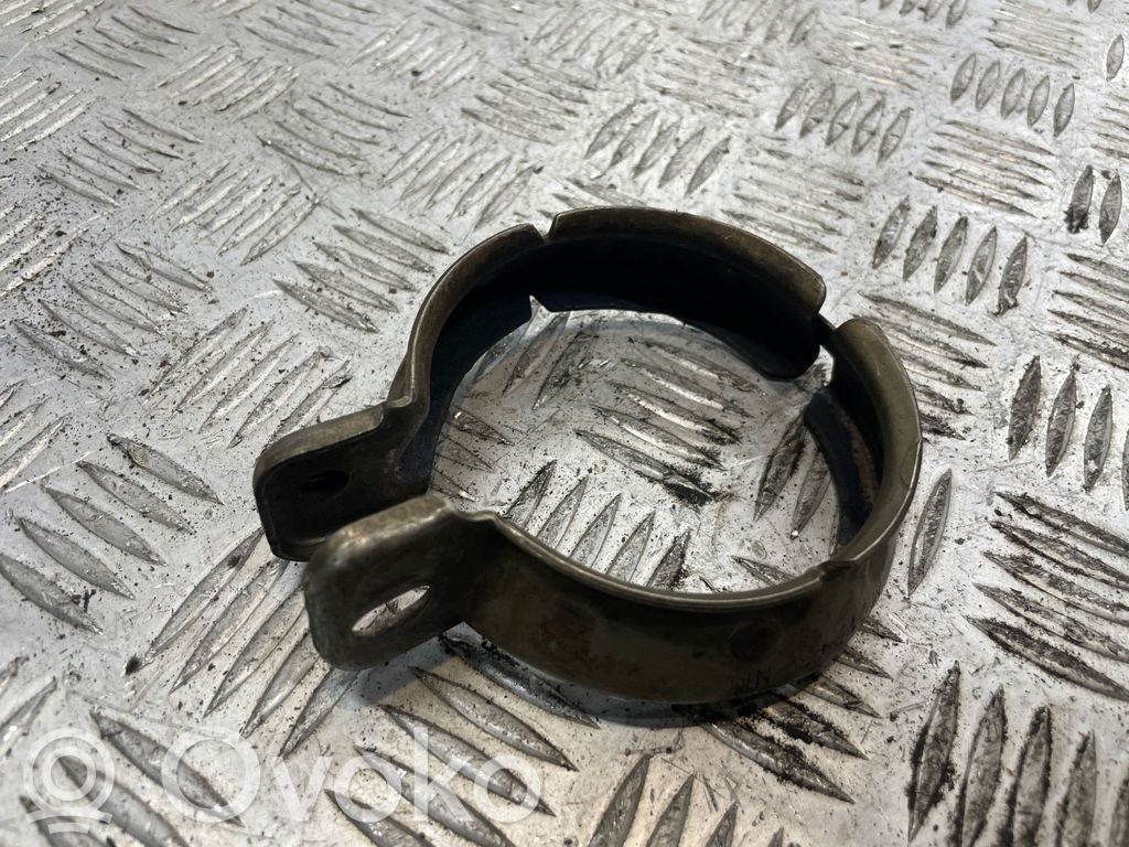 Mercedes-Benz E W212 Muffler pipe connector clamp 