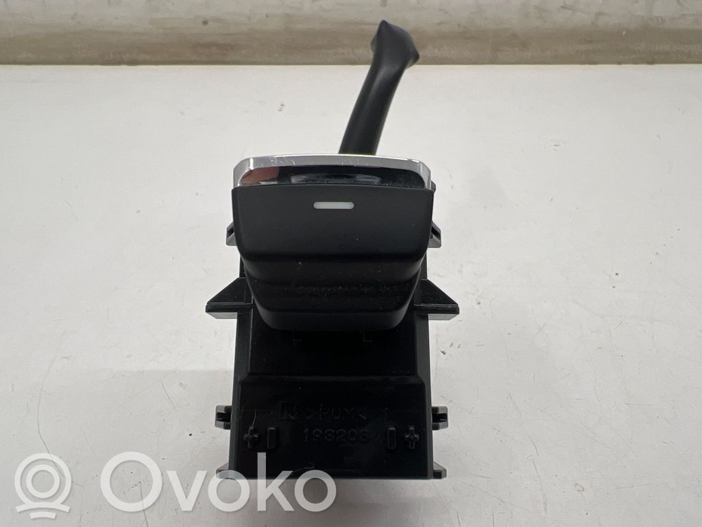 Subaru Forester SK Electric window control switch 
