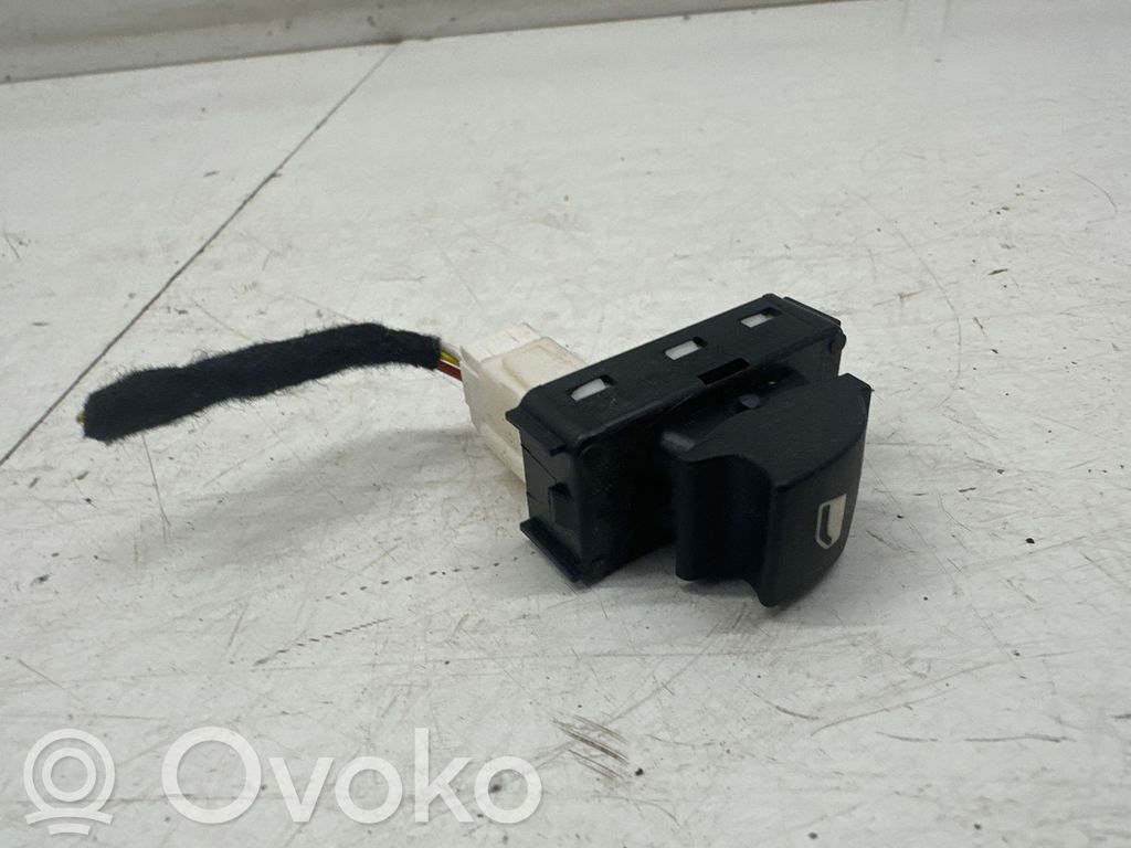 Peugeot 3008 II Electric window control switch 