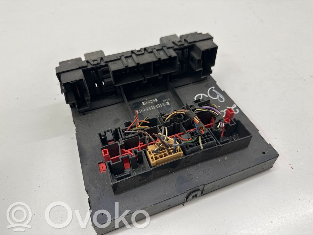 Volkswagen PASSAT B6 Comfort/convenience module 