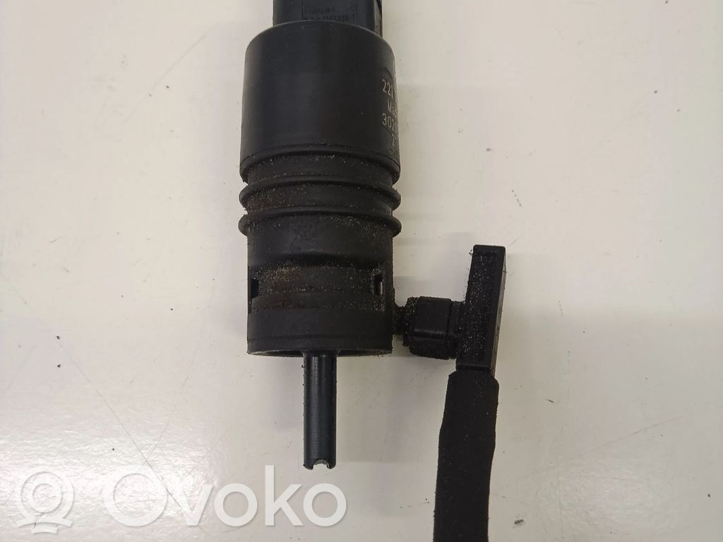Mercedes-Benz E A207 Windscreen/windshield washer pump 