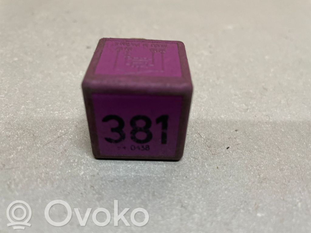 Audi A6 S6 C6 4F Otros relés 