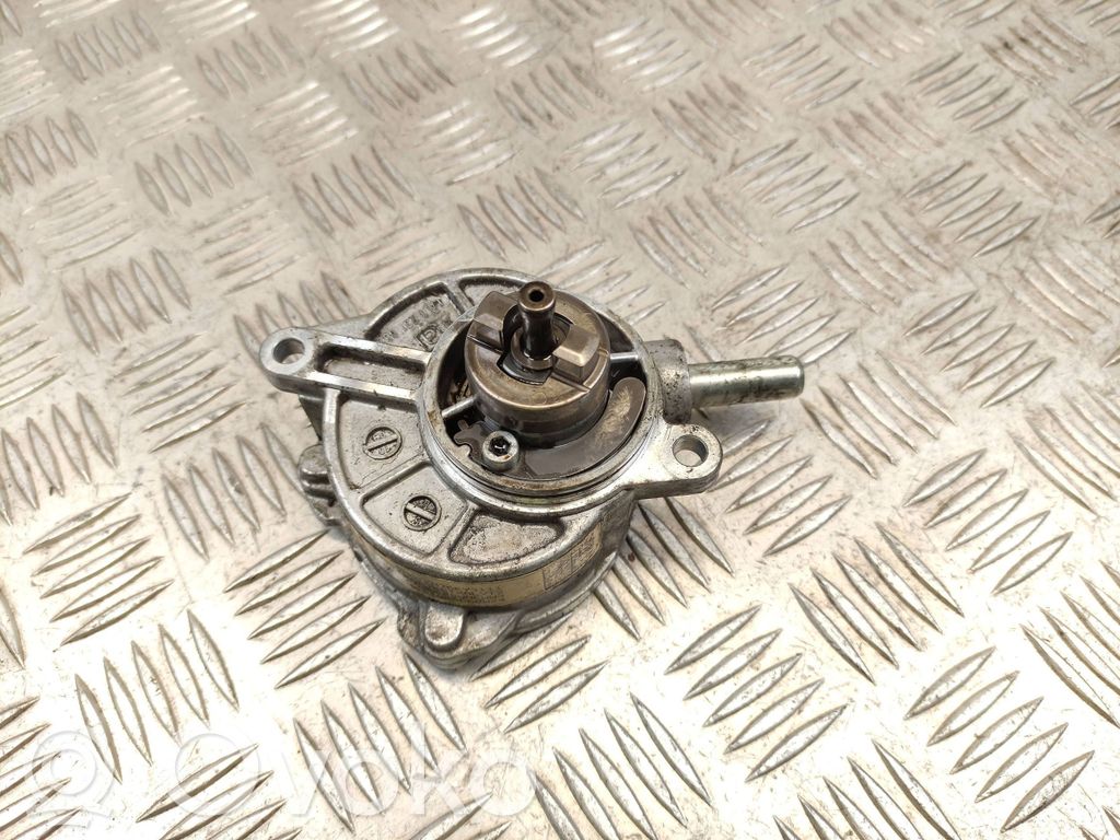 Mercedes-Benz C W204 Vacuum pump 