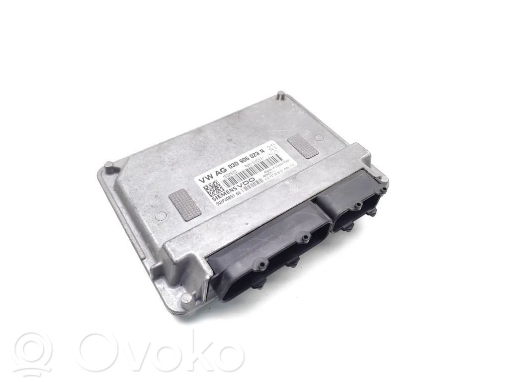 Skoda Fabia Mk2 (5J) Engine control unit/module 